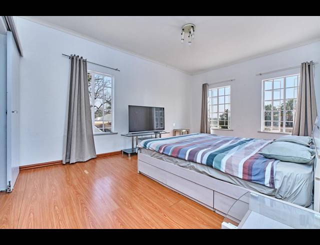 4 BEDROOM HOUSE FOR SALE IN BENMORE GARDENS
